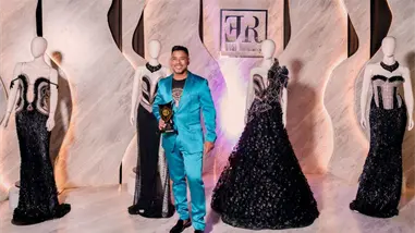 Dise&ntilde;ador Eddy Rambaldy presenta su colecci&oacute;n 2025 en los Premios Fashion Top Models Internacional