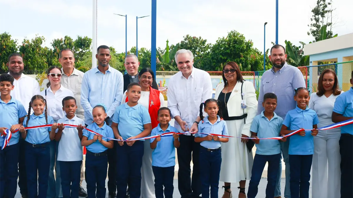 Ministerio de Educación entrega centro educativo en el Factor Nagua