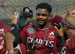 Gigantes sacuden a Toros y ganan tercero al hilo