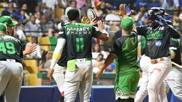 Jorge Mateo brilla y las Estrellas vuelven a someter a los Tigres en el béisbol dominicano Jorge Mateo brilla y las Estrellas vuelven a someter a los Tigres en el béisbol dominicano