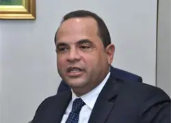 Manuel Crespo denuncia fraude en Senasa por transferencia de usuarios a ARS privadas