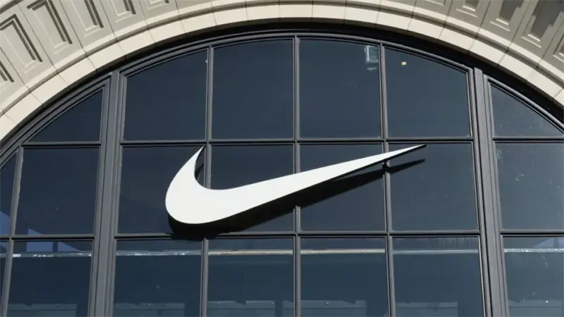 Nike gana un 31 % menos en primeros seis meses y baja un 9 % en operaciones postmercado