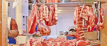 Carniceros advierten alza en el precio del pollo y temen impacto en la cena navideña