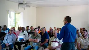 Productores de Azua reciben m&aacute;s de RD$20.8 millones para impulsar la tecnificaci&oacute;n del riego