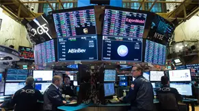 Wall Street cierra en verde tras datos de inflación más bajos y fuerte previsión de Micron