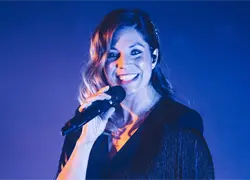 Leire Mart&iacute;nez, excantante de La Oreja de Van Gogh, actuar&aacute; en Medell&iacute;n y Bogot&aacute; en 2026