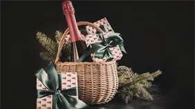 El fen&oacute;meno de las canastas navide&ntilde;as: historia y significado social