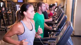 Estudio analiza c&oacute;mo el uso de malas palabras transforma la resistencia f&iacute;sica