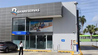 Fallece cliente en sucursal de Banreservas de la avenida Independencia y suspenden servicios