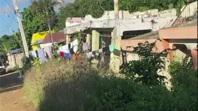 Hundimiento de tierra provoca colapso de viviendas