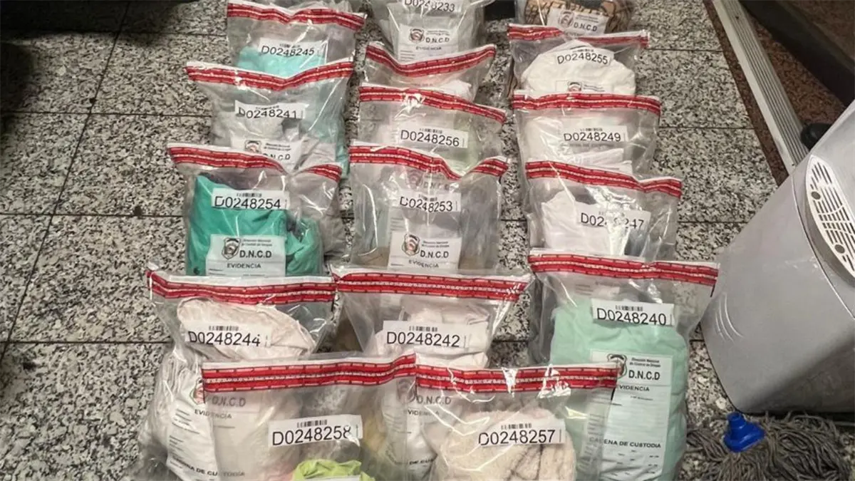 Droga incautada a ciudadano francés en el AILA.