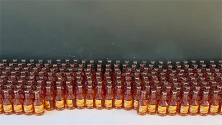 Ej&eacute;rcito ocupa 288 unidades de ron il&iacute;cito en Loma de Cabrera, Dajab&oacute;n