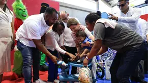 Raquel Pe&ntilde;a encabeza entrega de juguetes a ni&ntilde;os y ni&ntilde;as de Capotillo