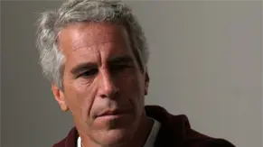 Documentos del caso Epstein revelan fotos de figuras famosas, pero con amplias censuras
