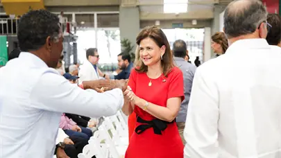 Raquel Pe&ntilde;a comparte almuerzo navide&ntilde;o con l&iacute;deres cristianos del Cibao