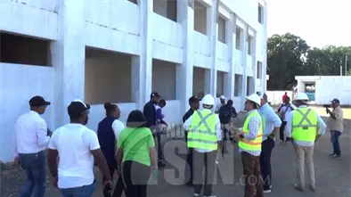 Autoridades supervisan trabajos de infraestructura escolar en la provincia de Dajab&oacute;n