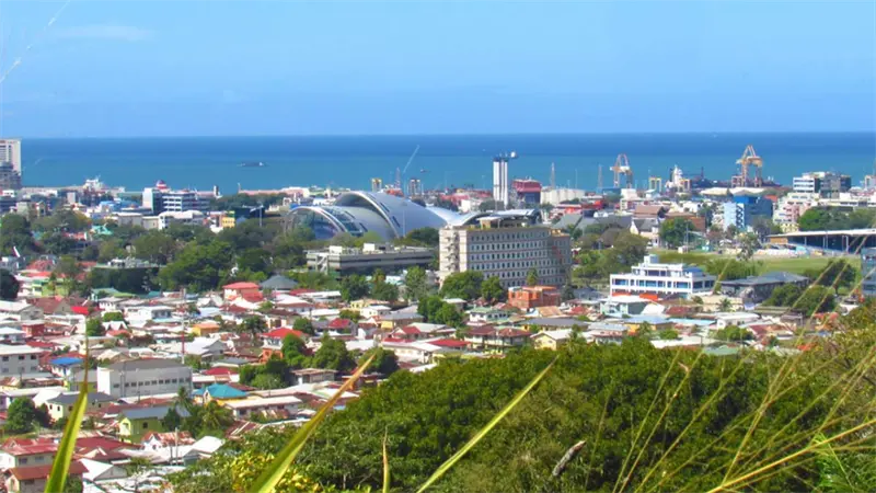 Trinidad y Tobago dice que su mejor defensa es su alianza con EEUU en crisis con Caracas