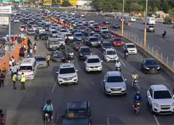 Persisten los tapones en el kil&oacute;metro 9 de la Autopista Duarte