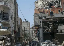 Mueren dos adolescentes gazat&iacute;es al derrumbarse una casa bombardeada por Israel