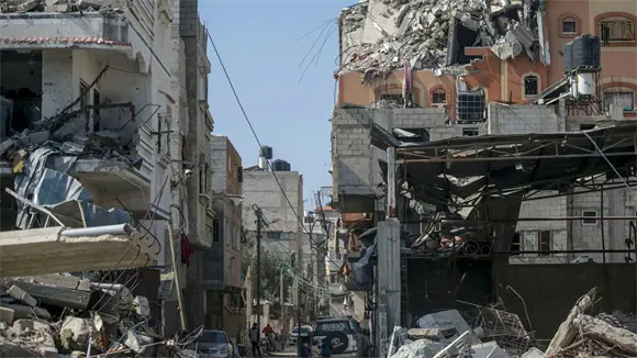 Mueren dos adolescentes gazat&iacute;es al derrumbarse una casa bombardeada por Israel