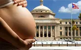 Puerto Rico aprueba controvertida ley que reconoce al no nacido como persona natural