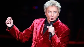 El cantante Barry Manilow anuncia que padece c&aacute;ncer de pulm&oacute;n y aplaza conciertos en EEUU