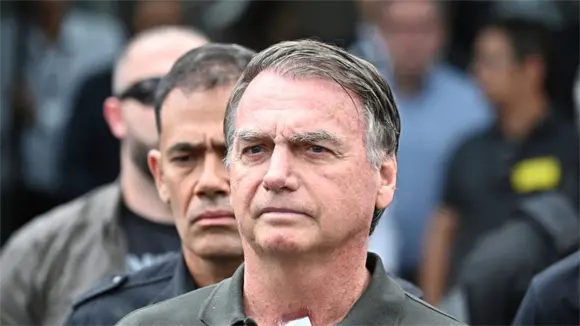 Bolsonaro se operar&aacute; de una hernia y para corregir las crisis de hipo