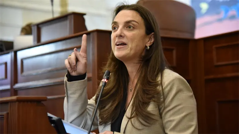 Ocupan bienes de exministra colombiana y contratistas involucrados en corrupción