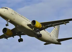 Un avi&oacute;n de Vueling de Par&iacute;s a Ibiza aterriza de emergencia por leve problema t&eacute;cnico