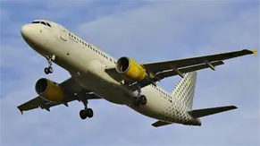 Un avi&oacute;n de Vueling de Par&iacute;s a Ibiza aterriza de emergencia por leve problema t&eacute;cnico