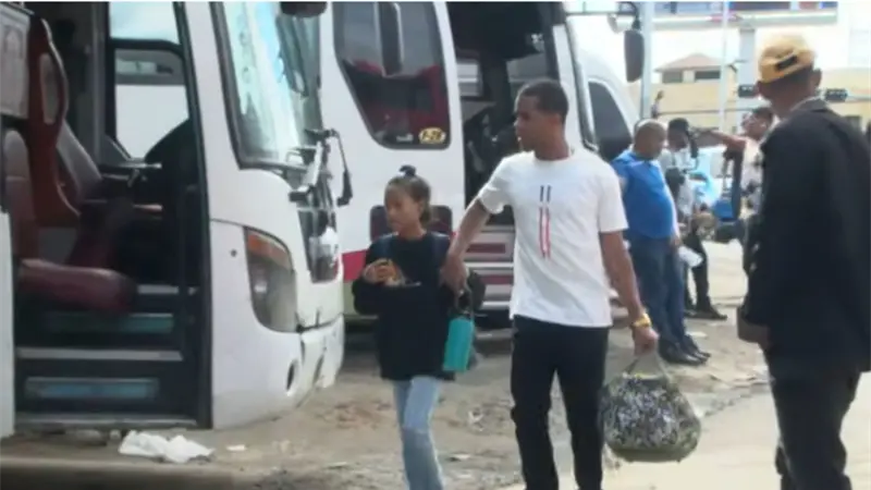 Aumenta el flujo de pasajeros previo a Nochebuena; realizan pruebas de alcohol a los conductores