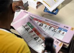 Contin&uacute;a escrutinio especial y titular del Parlamento hondure&ntilde;o insiste en golpe electoral