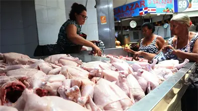 Libra de pollo sobrepasa los 100 pesos por escasez 