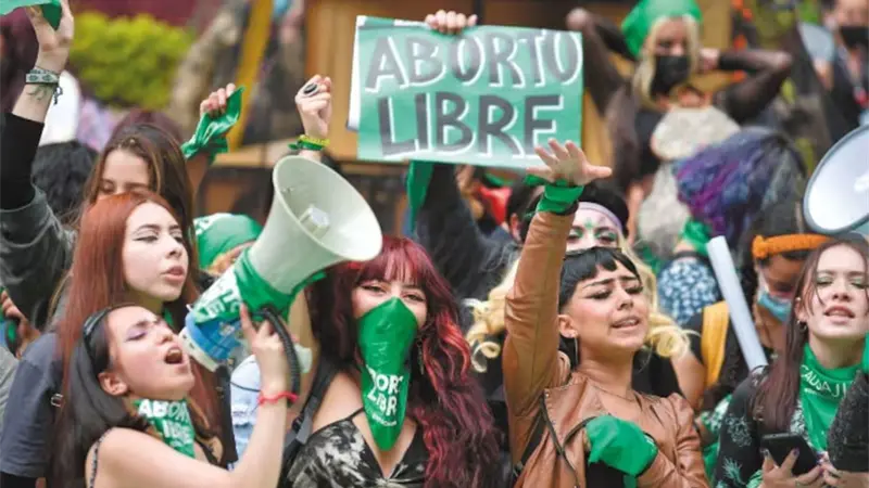 Rusia pone la primera multa por incitar a una mujer al aborto