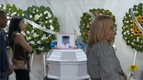 Sepultan restos de joven que murió tras incidente con la Policía en Villa Consuelo Sepultan restos de joven que murió tras incidente con la Policía en Villa Consuelo