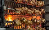A pocas horas para Nochebuena, as&iacute; est&aacute;n los precios del cerdo y el pollo asado