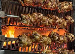 A pocas horas de Nochebuena, estos son los precios del cerdo y el pollo asado