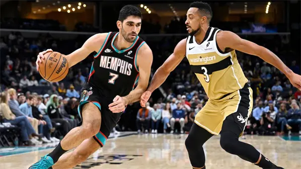 Aldama vuelve a anotar 37 puntos y los Grizzlies vencen a los Jazz