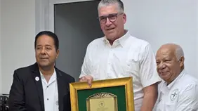 El m&eacute;dico veterinario reconoce a Eric Rivero y Abel Madera tras respaldo a las conquistas del gremio