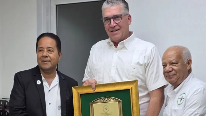 El médico veterinario reconoce a Eric Rivero y Abel Madera tras respaldo a las conquistas del gremio