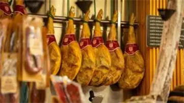 España pide a Japón mantener importaciones de jamón serrano pese a brote de peste porcina