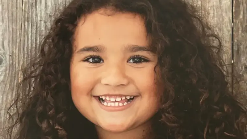 Madre de niña desaparecida desde octubre en California es arrestada por su asesinato