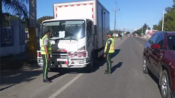 Mientras el país celebra en familia, cientos de agentes y socorristas trabajan sin descanso para salvar vidas