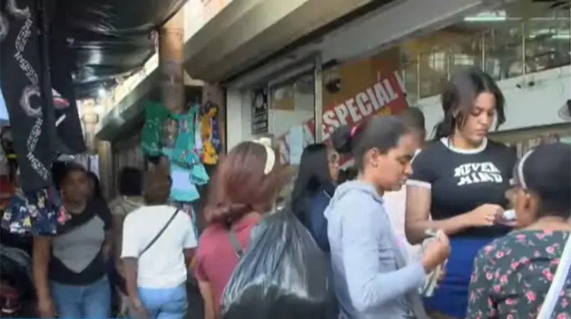 Comerciantes se preparan para compras de fin de a&ntilde;o