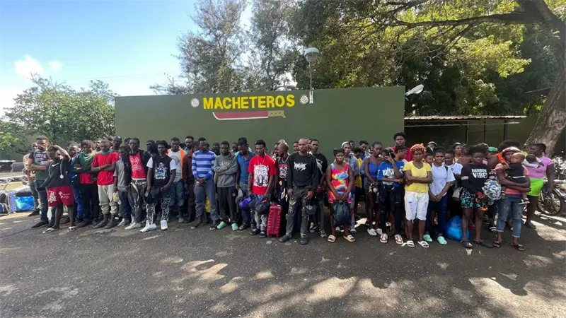 Ej&eacute;rcito detiene 228 haitianos indocumentados durante operativos