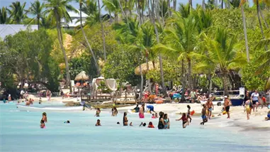 RD rompe récord turístico con 11.2 millones de visitantes al 24 de diciembre
