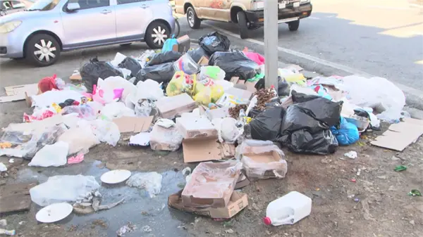 Quejas por acumulaci&oacute;n de basura en sectores del Distrito Nacional