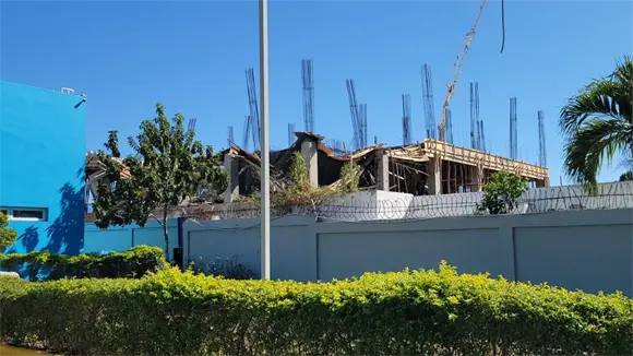 SNS aclara que incidente en obra del Hospital Sim&oacute;n Stridels de Azua fue de car&aacute;cter t&eacute;cnico y sin afectados