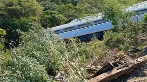 Al menos 15 heridos deja descarrilamiento del tren Trans&iacute;stmico en el estado de Oaxaca