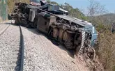 Descarrilamiento de tren en Oaxaca deja al menos 13 muertos y cerca de 100 heridos